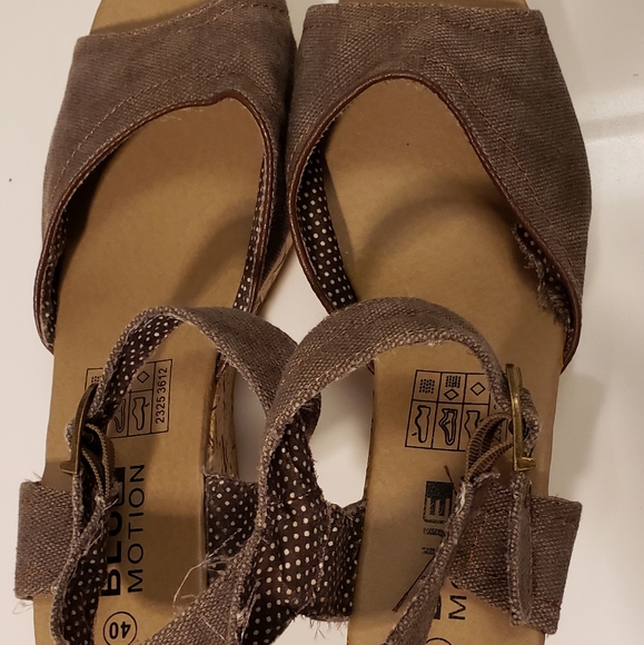 Blue Motion Wedge Sandals - Picture 6 of 6